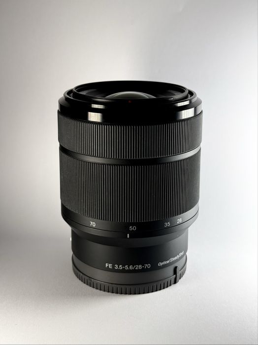 об’єктив Sony 28-70mm f/3.5-5.6 OSS E-mount.