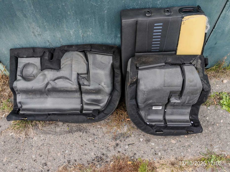 Задний диван сиденье Renault Megane 3 подголовник центральный