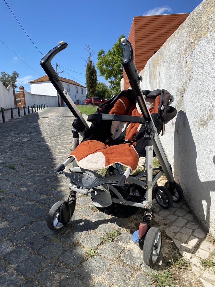 Duo BebeConfort carrinho Loola com ovo