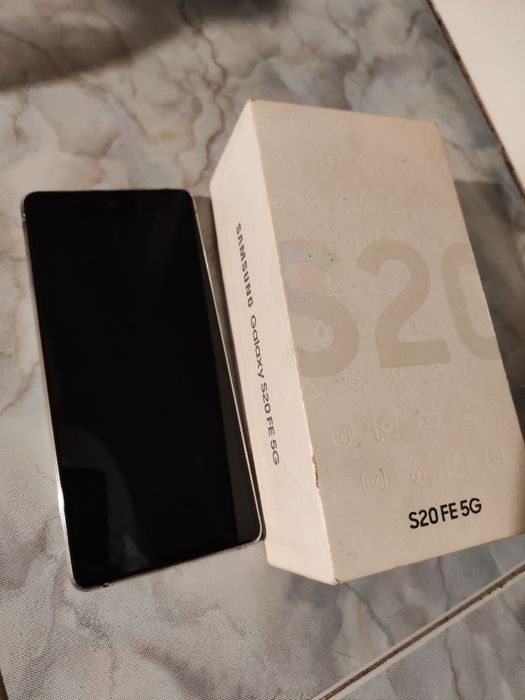 Sprzedam Samsung Galaxy S20 FE 5G