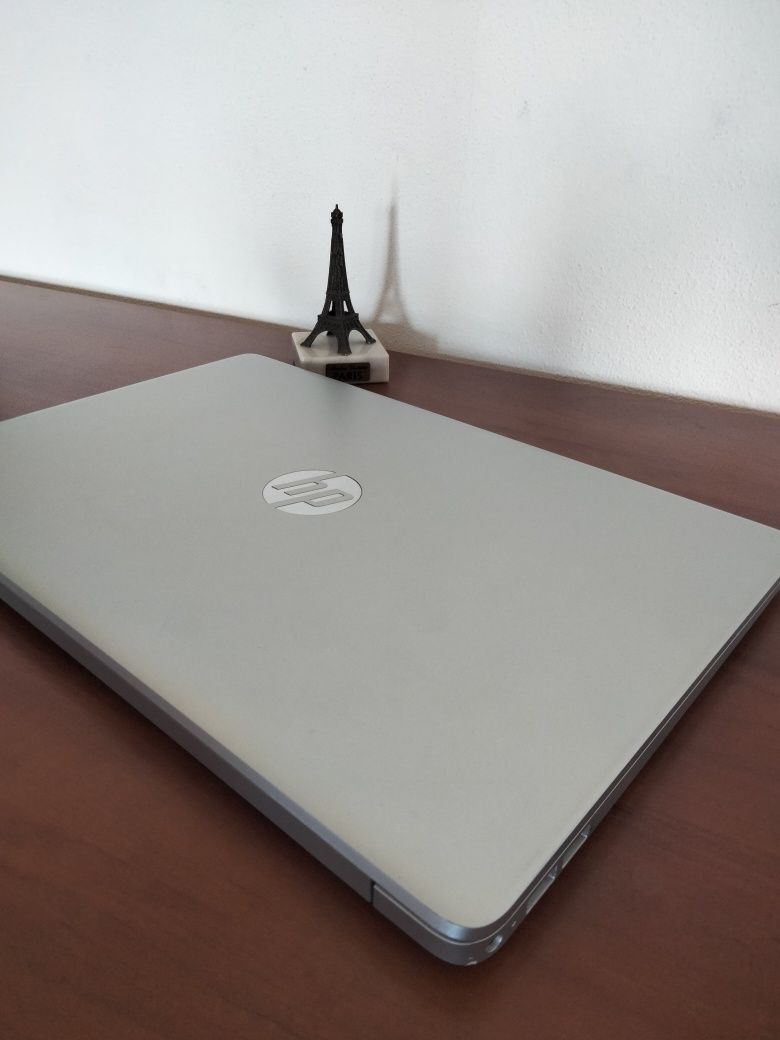 HP 15s-eq2016np – Ryzen 5 • 16GB RAM • 256GB NVMe SSD