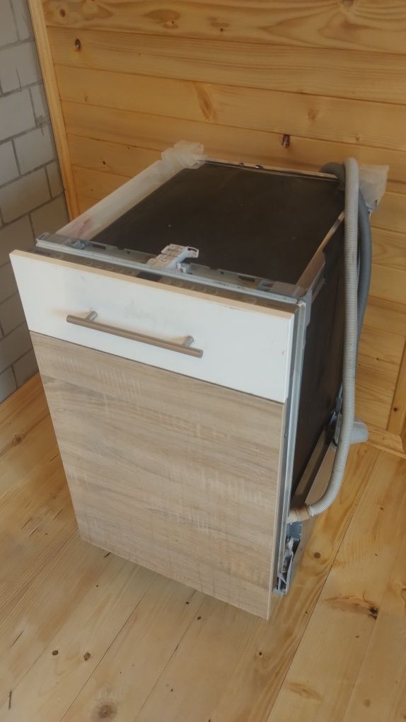 Продам посудомийну машину