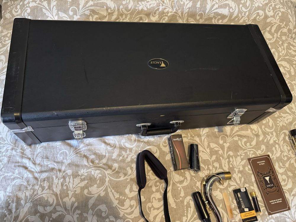 Saxofone Tenor Eagle ST 503