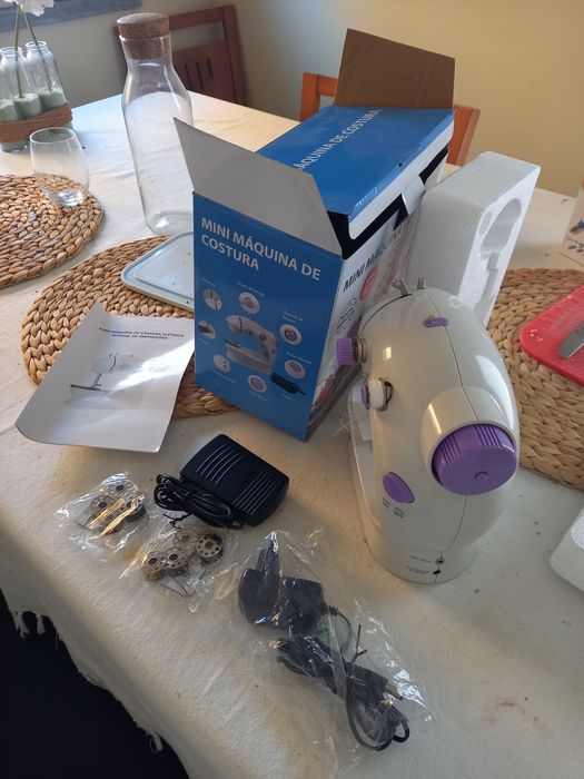 Máquina de costura mini