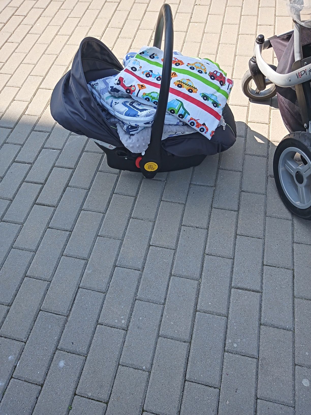Wózek dziecęcy gondola , spacerówka , fotelik samoch + adaptery+ inne