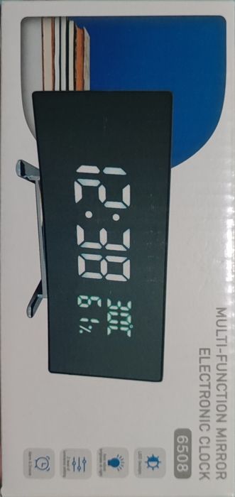 Настольные электронные часы