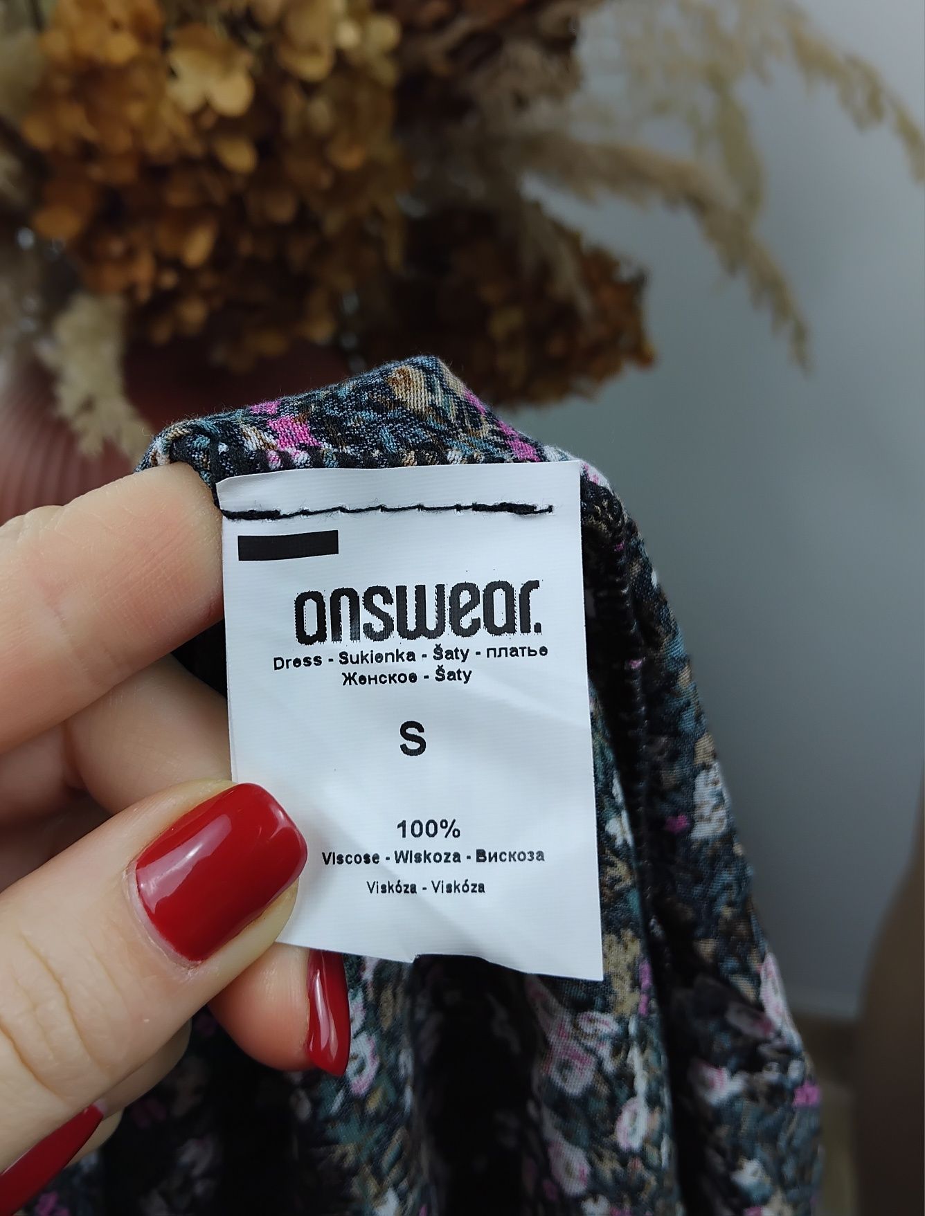 Wiskozowa sukienka w kwiatki answear 100 wiskoza rozkloszowana vintage