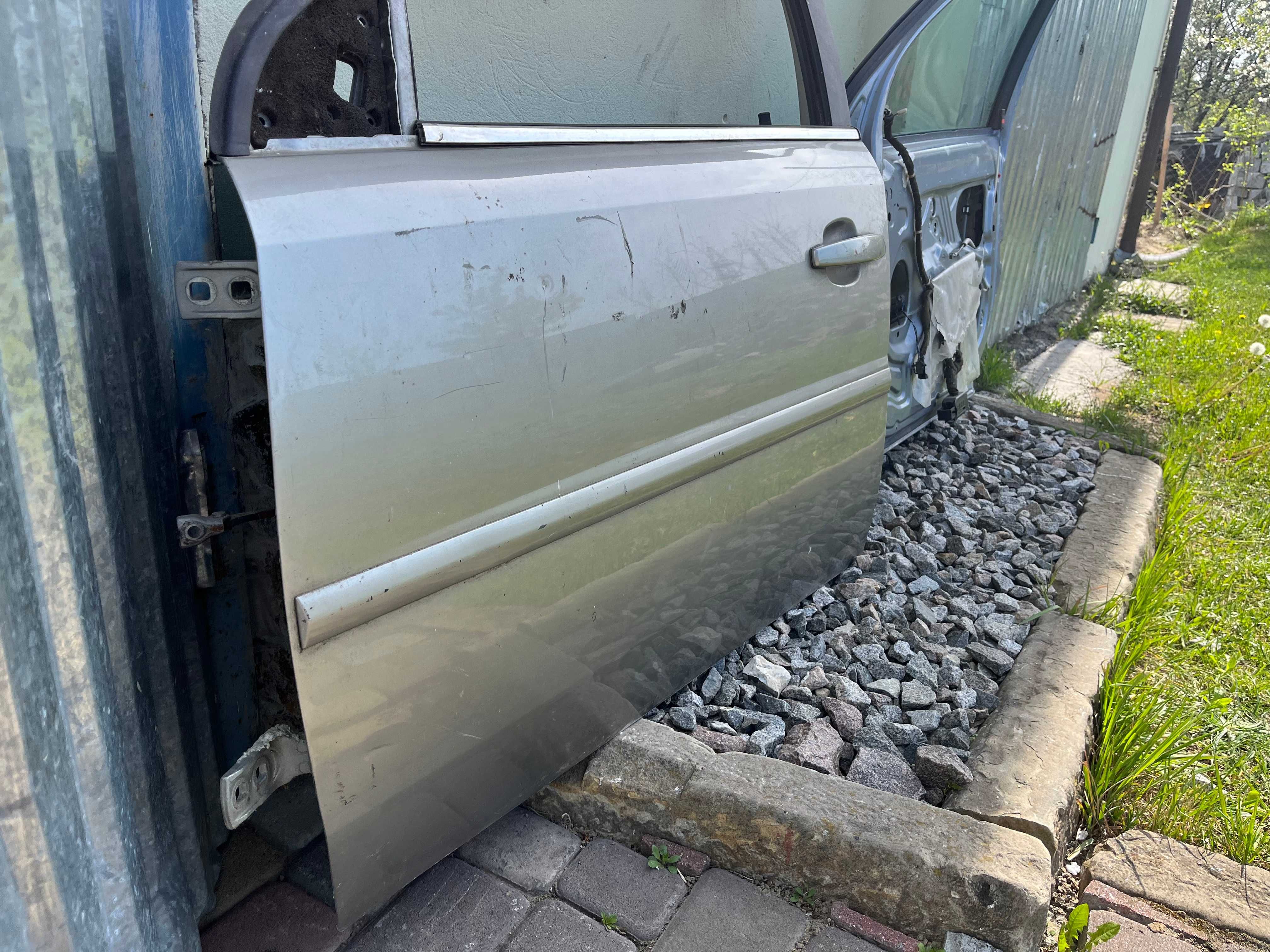 Дверь вектра ц передня ліва дверка opel vectra c signum левая передняя