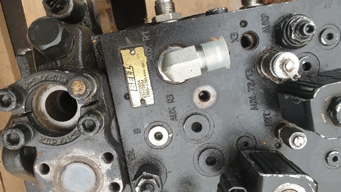 wozidło bell b 25 B30 b35d b40d rozdzielacz hydrauliczny