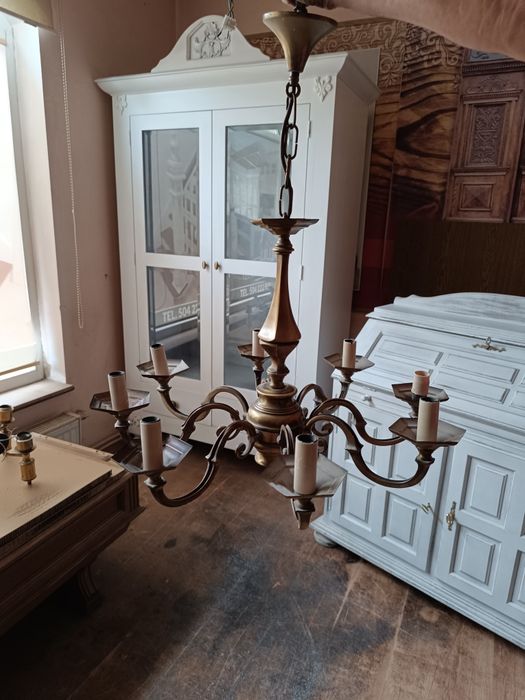 Mosiężny dziewiecioramienny żyrandol