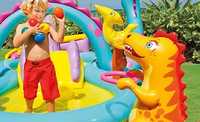 Аквапарк з містким басейном дитячий ігровий центр з водною гіркою