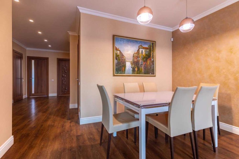 Простора і затишна квартира біля метро Лук’янівська