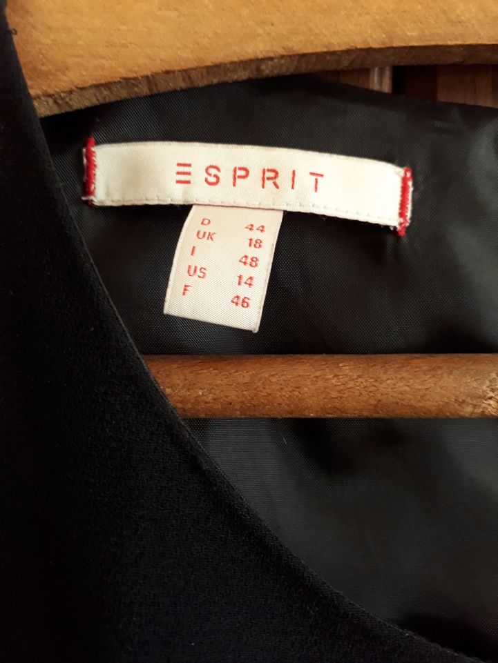 Шикарное платье esprit