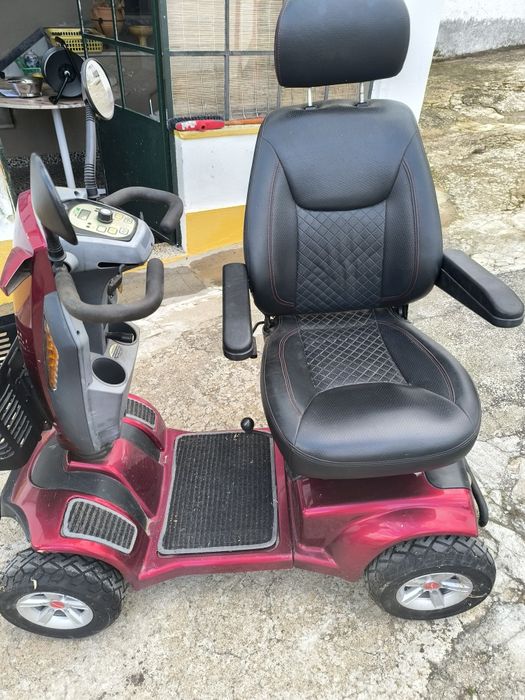 Scooter STANNAH MAX com bateria nova e em excelente estado.