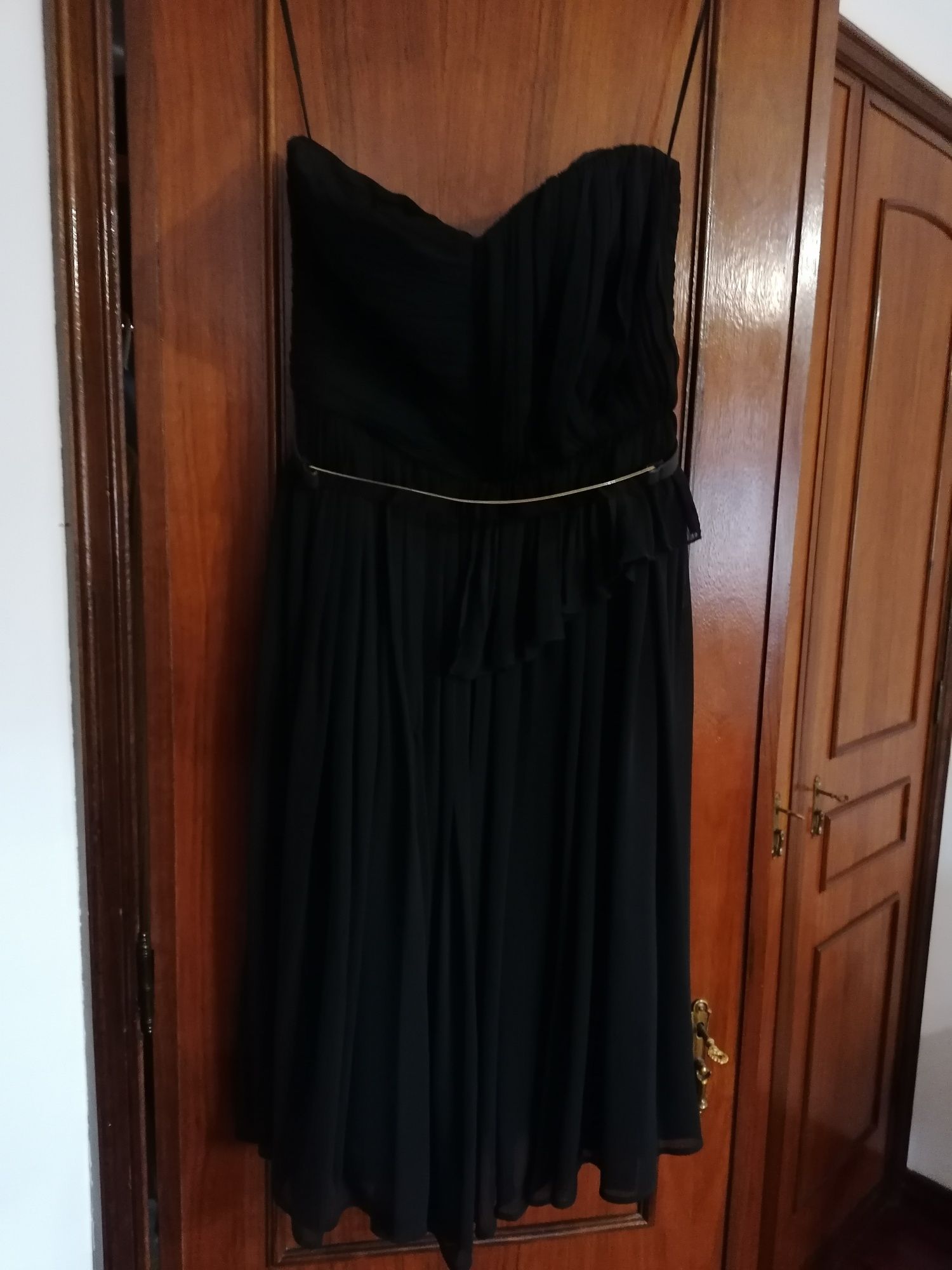 Vestido preto caicai