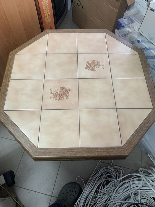 Стіл з керамічним покриттям