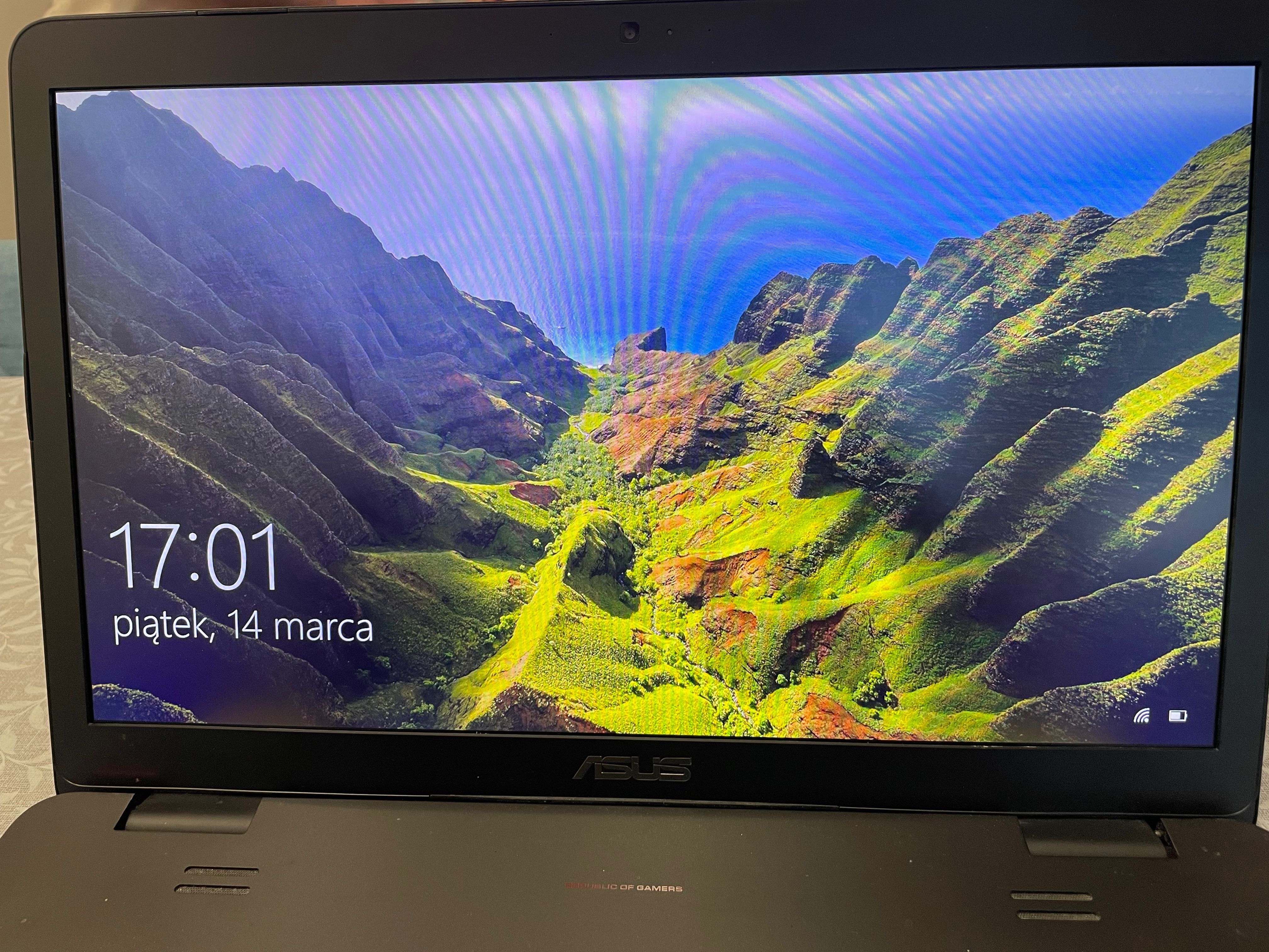 Laptop Asus G771J