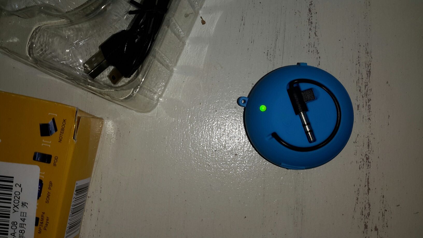 Głośnik mini z kablem USB