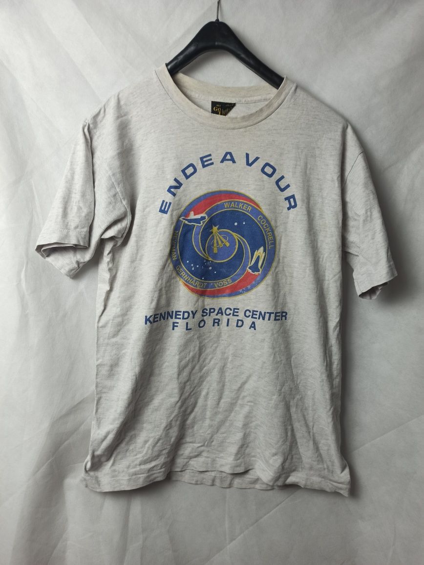 90s Vintage Endeavour Kennedy Space Center Florida Rare distressed t-s