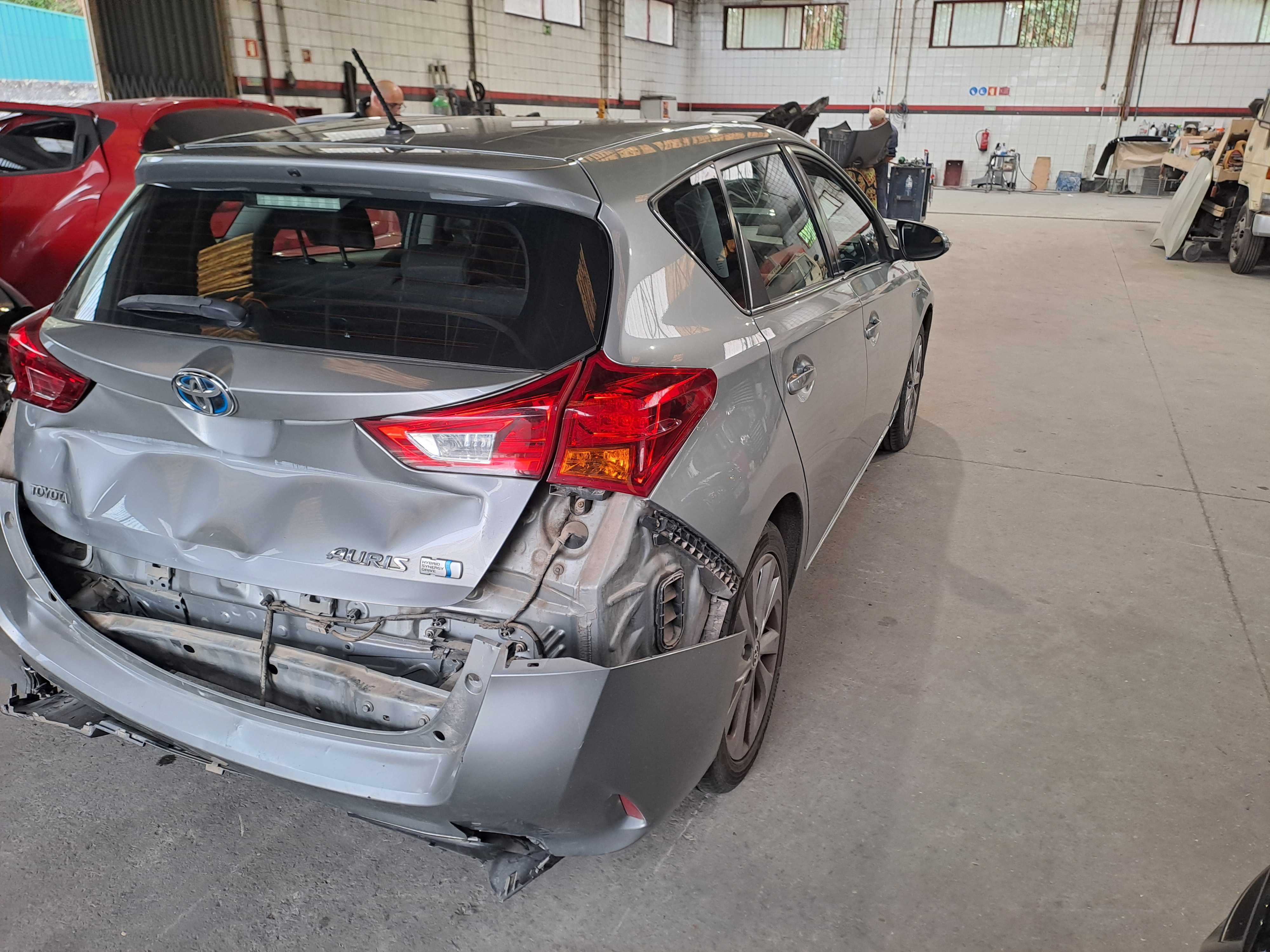 Salvado Toyota Auris Hybrid de 2013