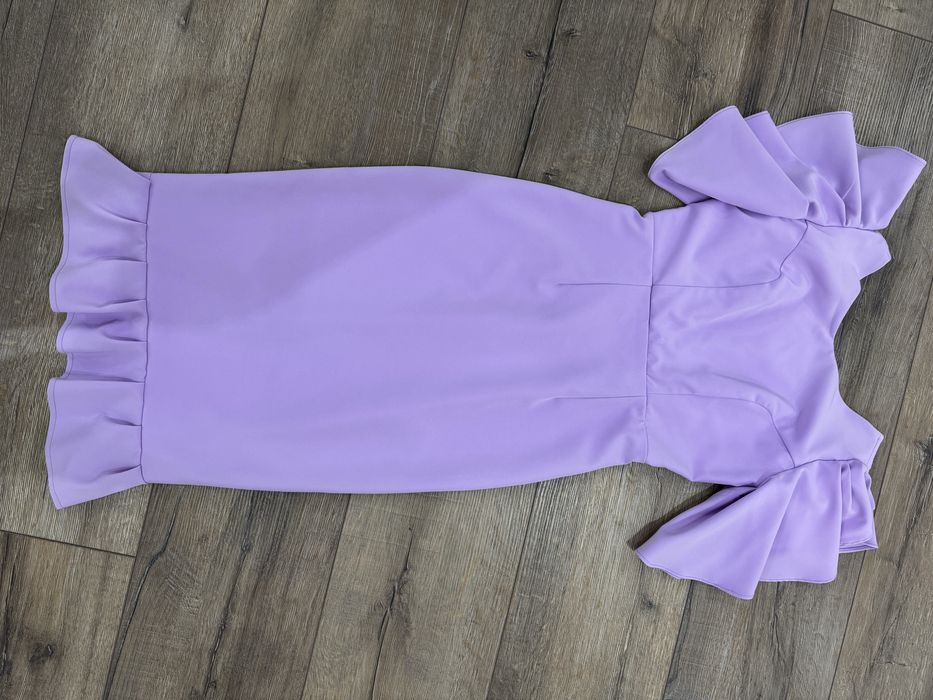 Сукня максі в бузковому кольорі