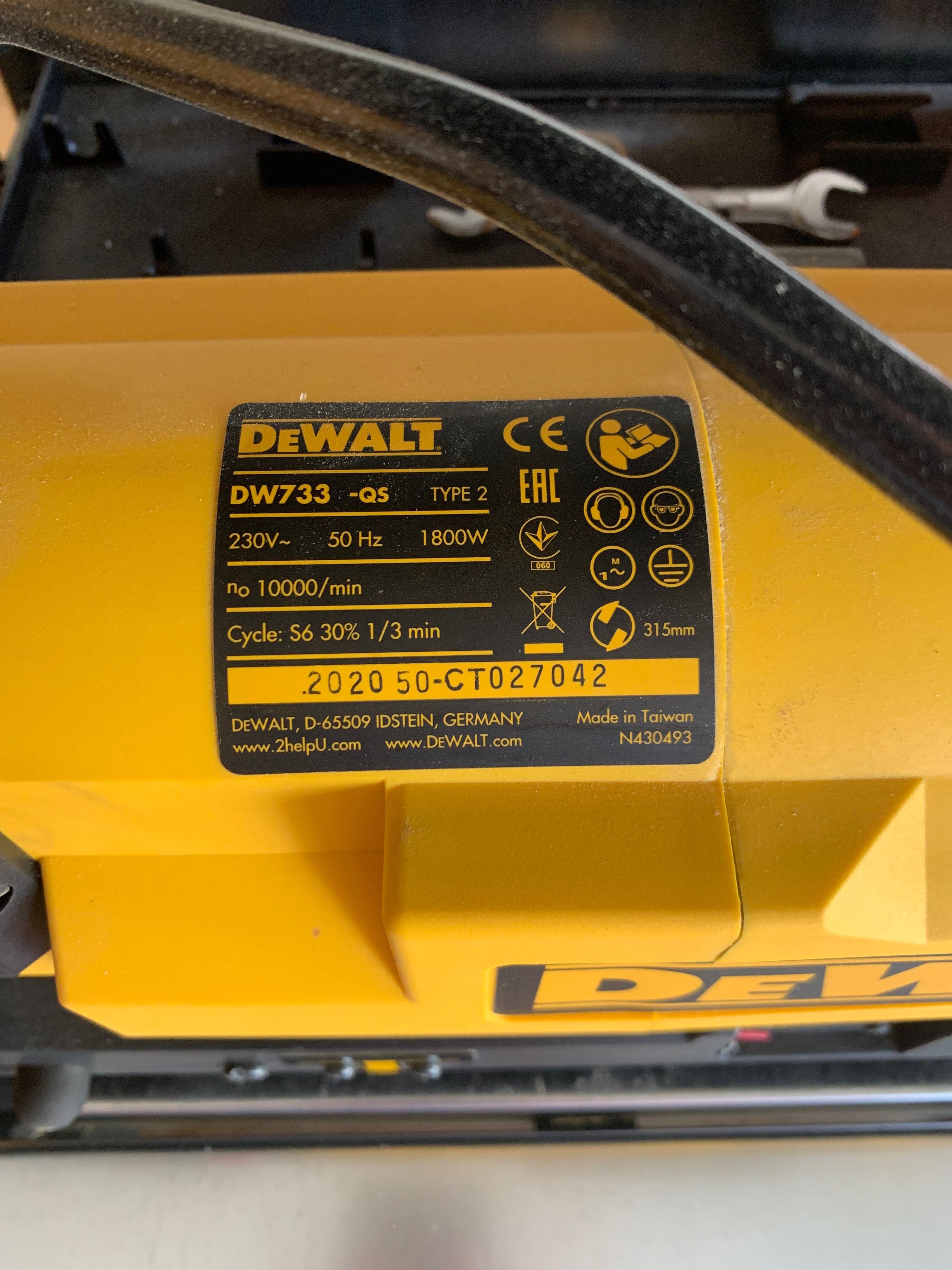 Desengrossadeira Portátil 1800W DeWalt