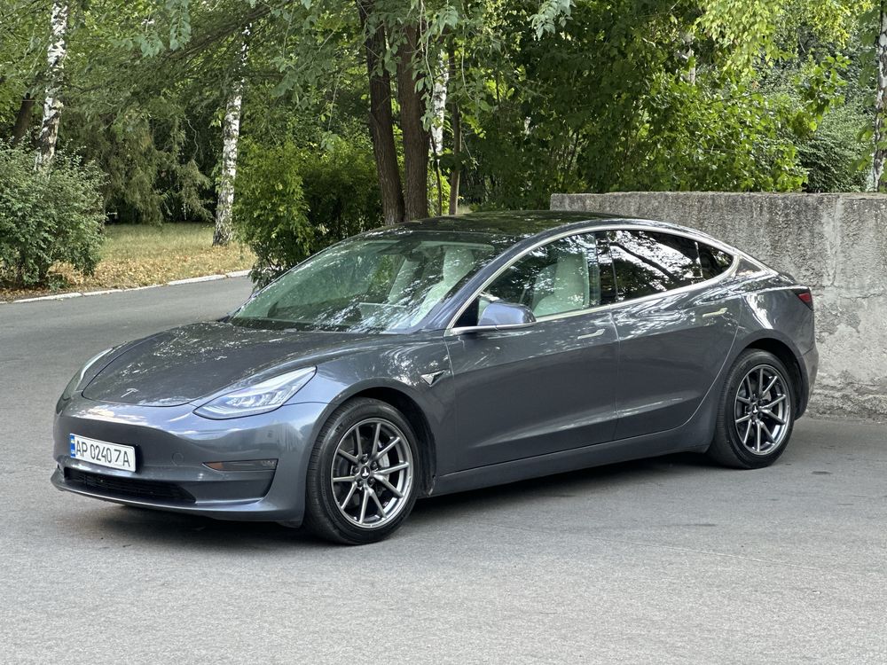 Tesla Model 3 RWD Mid Range 12.2018