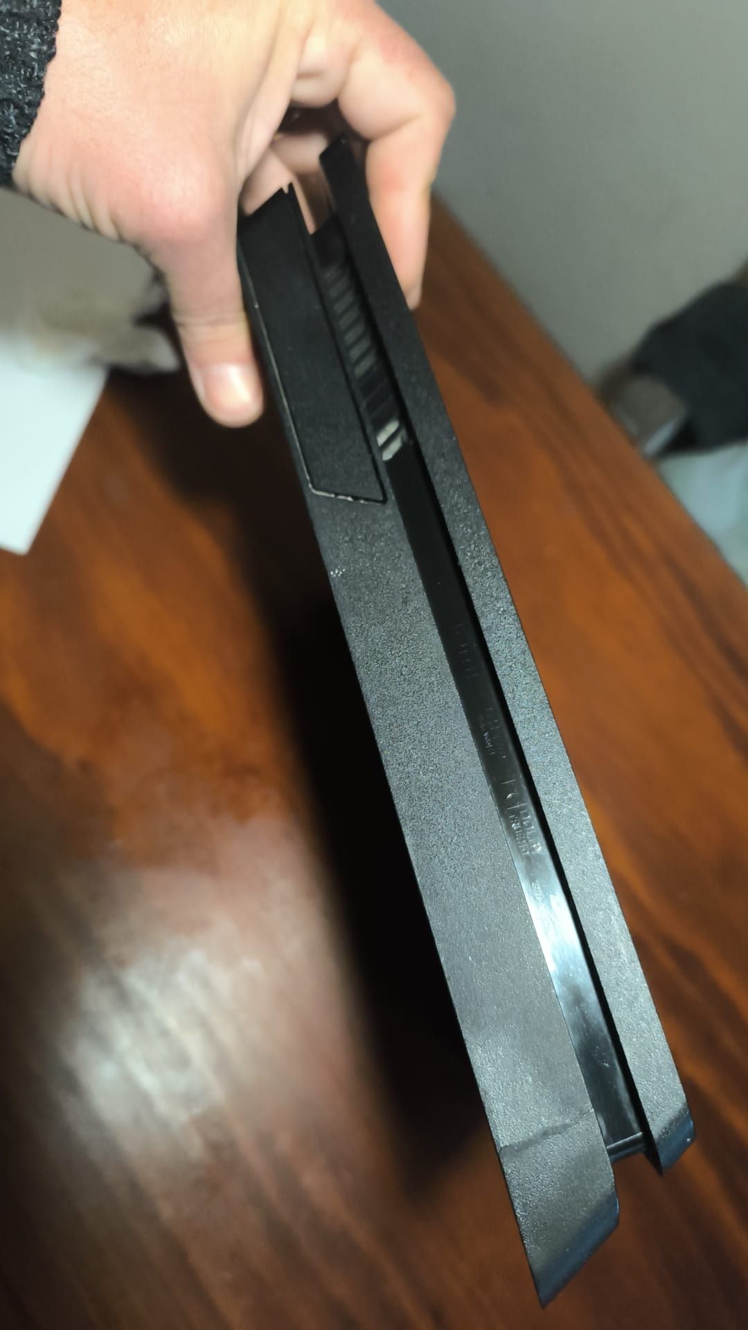 PS4 Slim 1TB,3 jogos e um comando, posso abaixar o preço!