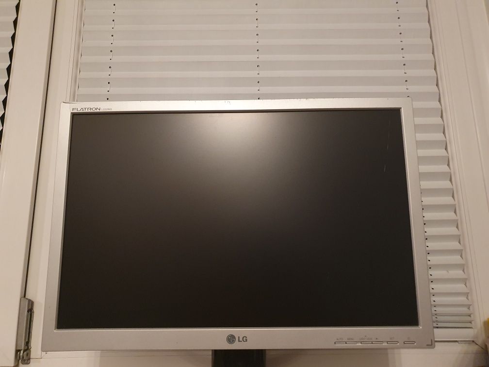 LG Flatron L222WS-SNQ