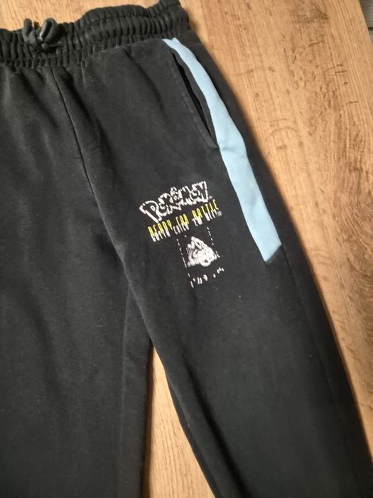 Spodnie dresowe chłopięce Pokemon Tesco F&F rozmiar 122