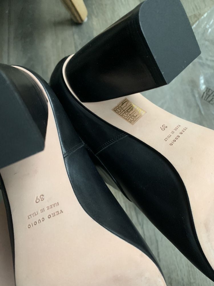 Red Valentino oryginalne nowe skorzane botki 39