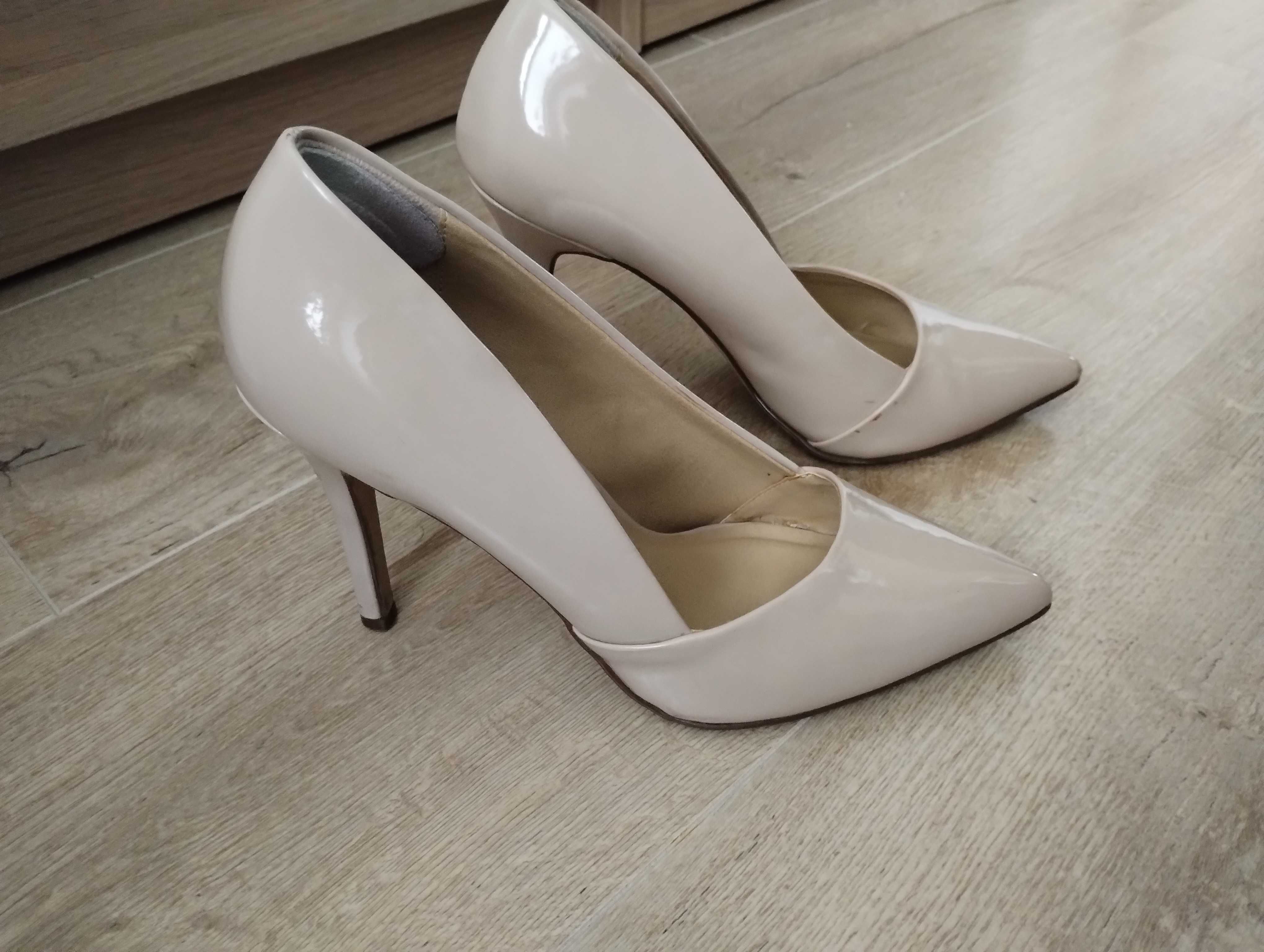 Buty szpilki czółenka Graceland Deichmann rozm. 37