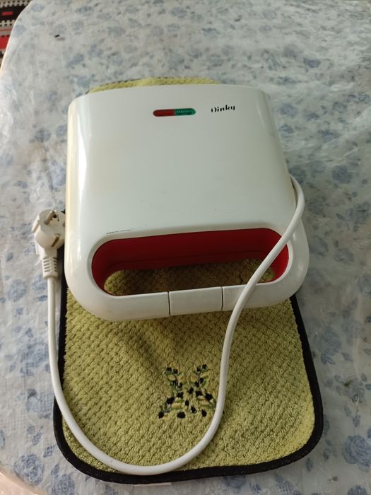 Сендвічниця бутерброди