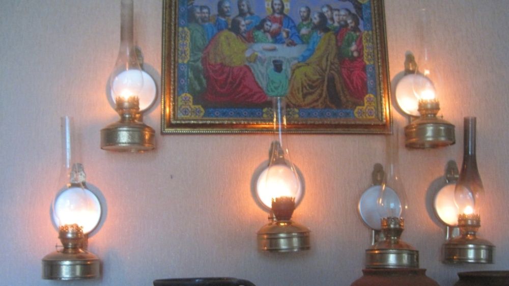 продаю реставрированые стариные большие керосиновые лампы