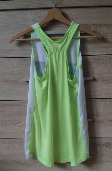 Neonowa koszulka bokserka