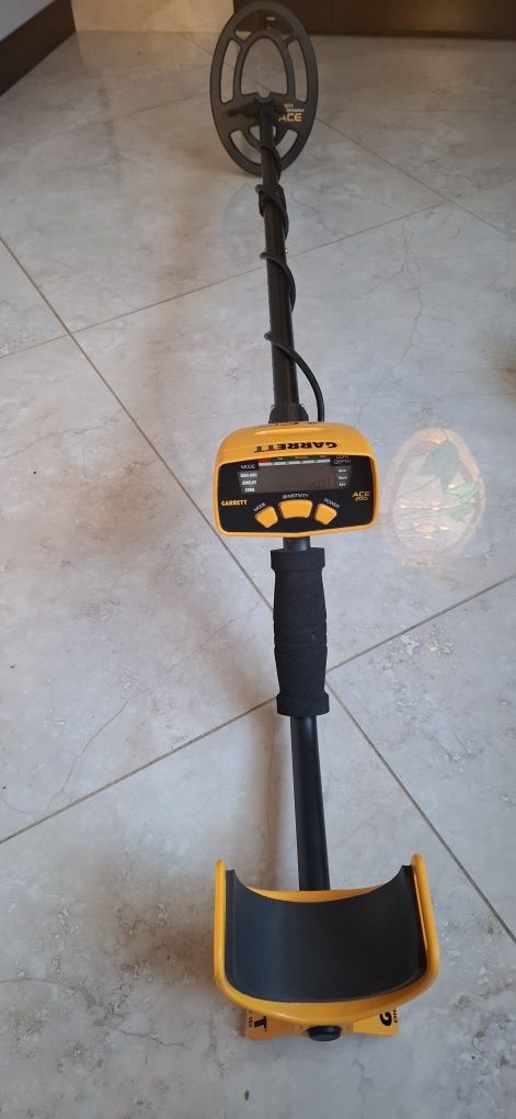 Wykrywacz metali Garrett Ace 200i jak nowy