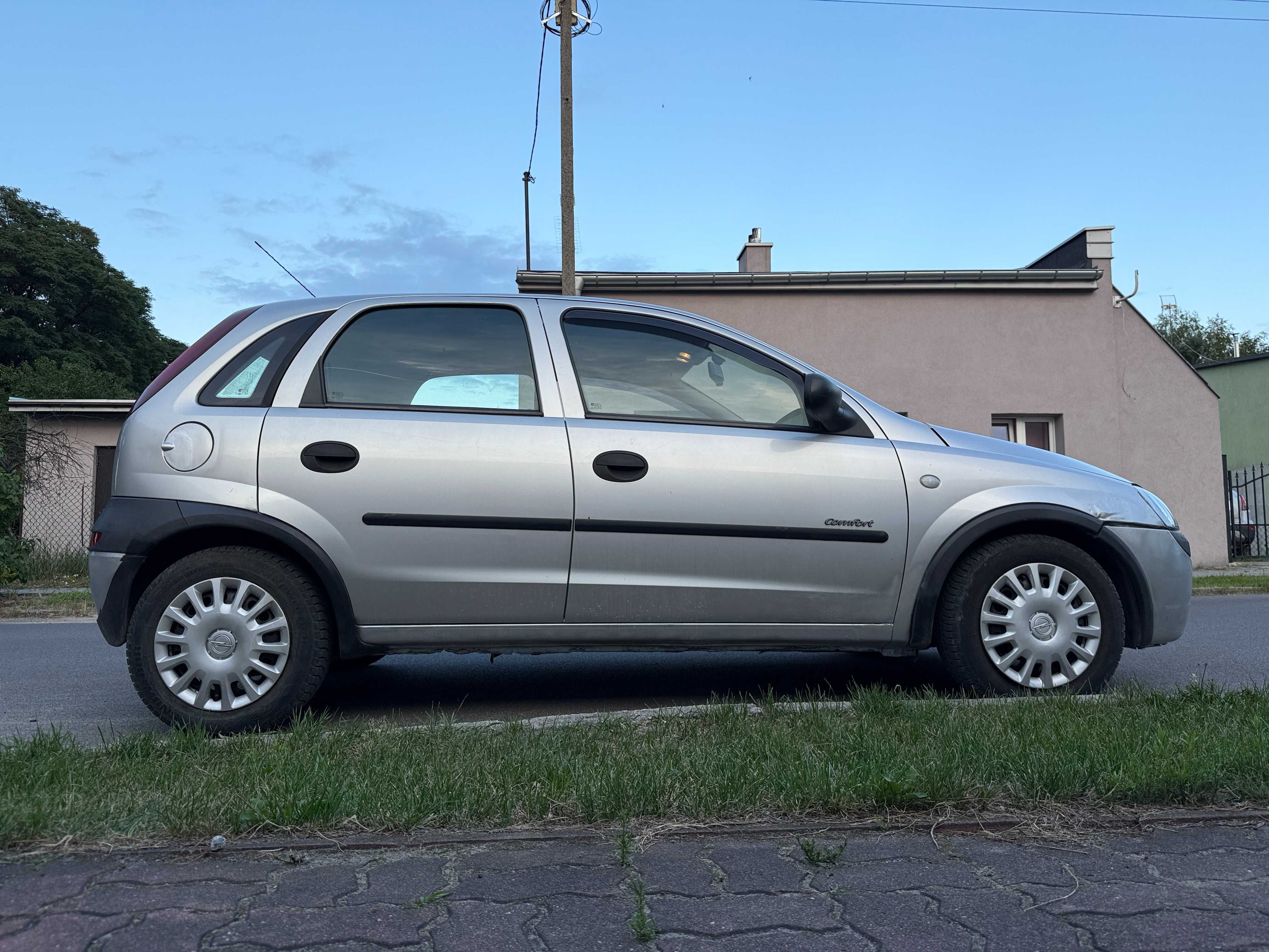 Opel Corsa 1.2 hatchback 5 Drzwi 2001r. HAK