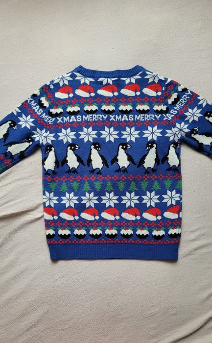 Sweter świąteczny w pingwiny r. 134-140 cm
