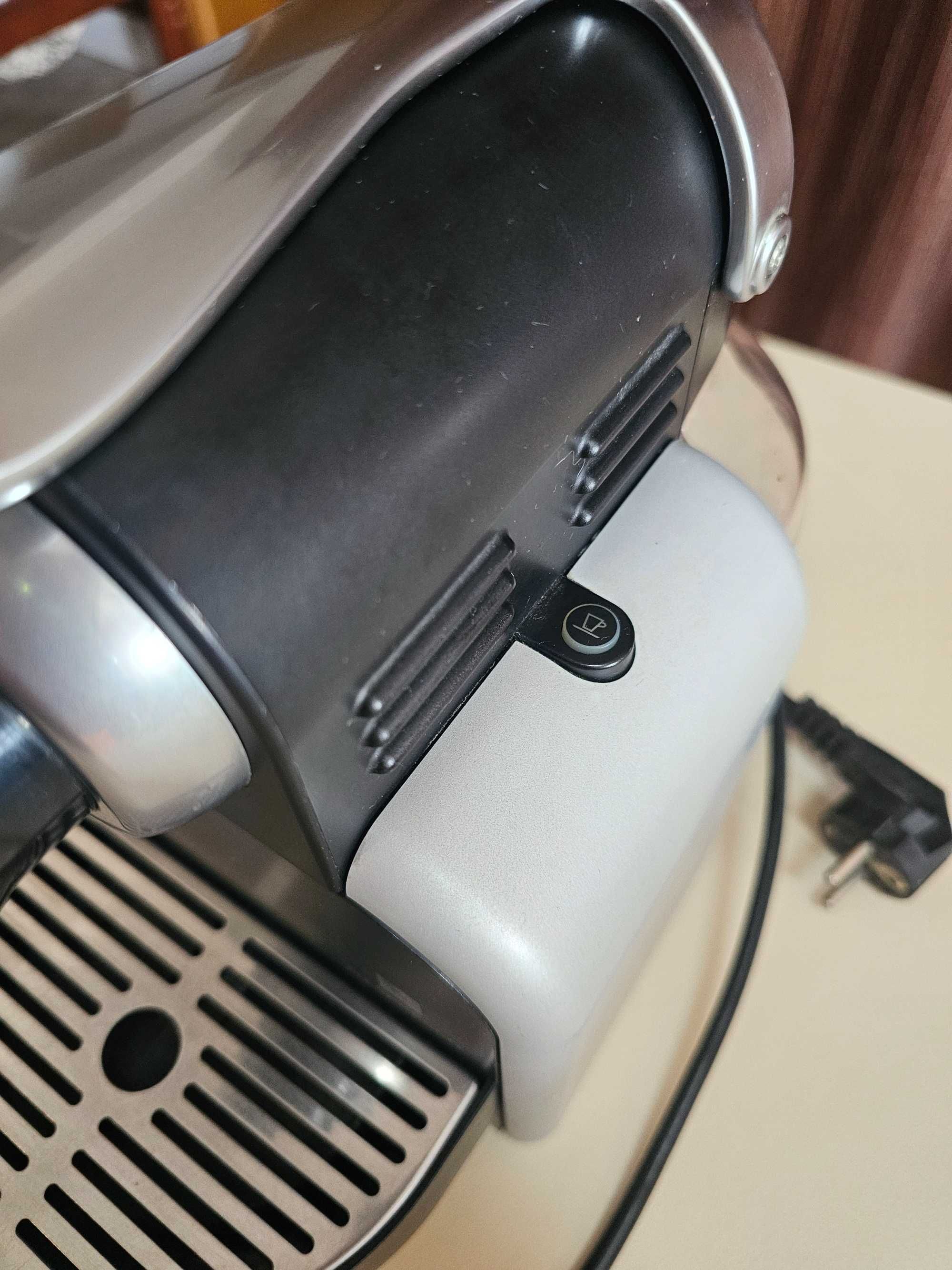 Máquina de café Nespresso Magimix
