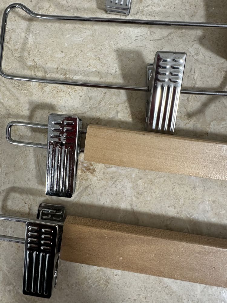 7 cabides calças