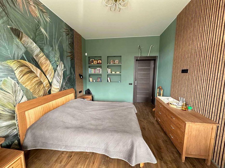 Будинок з ремонтом! 190 кв.м. Гараж на 2 авто. 240000