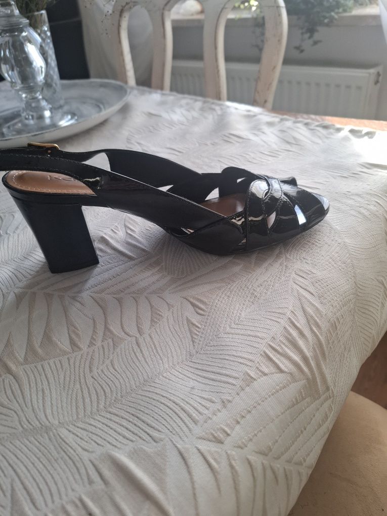 Sandały, buty damskie sandałki Kazar