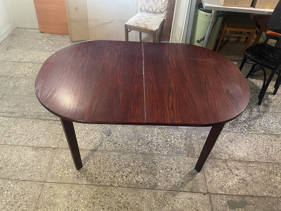 Drewniany stół rozkladany