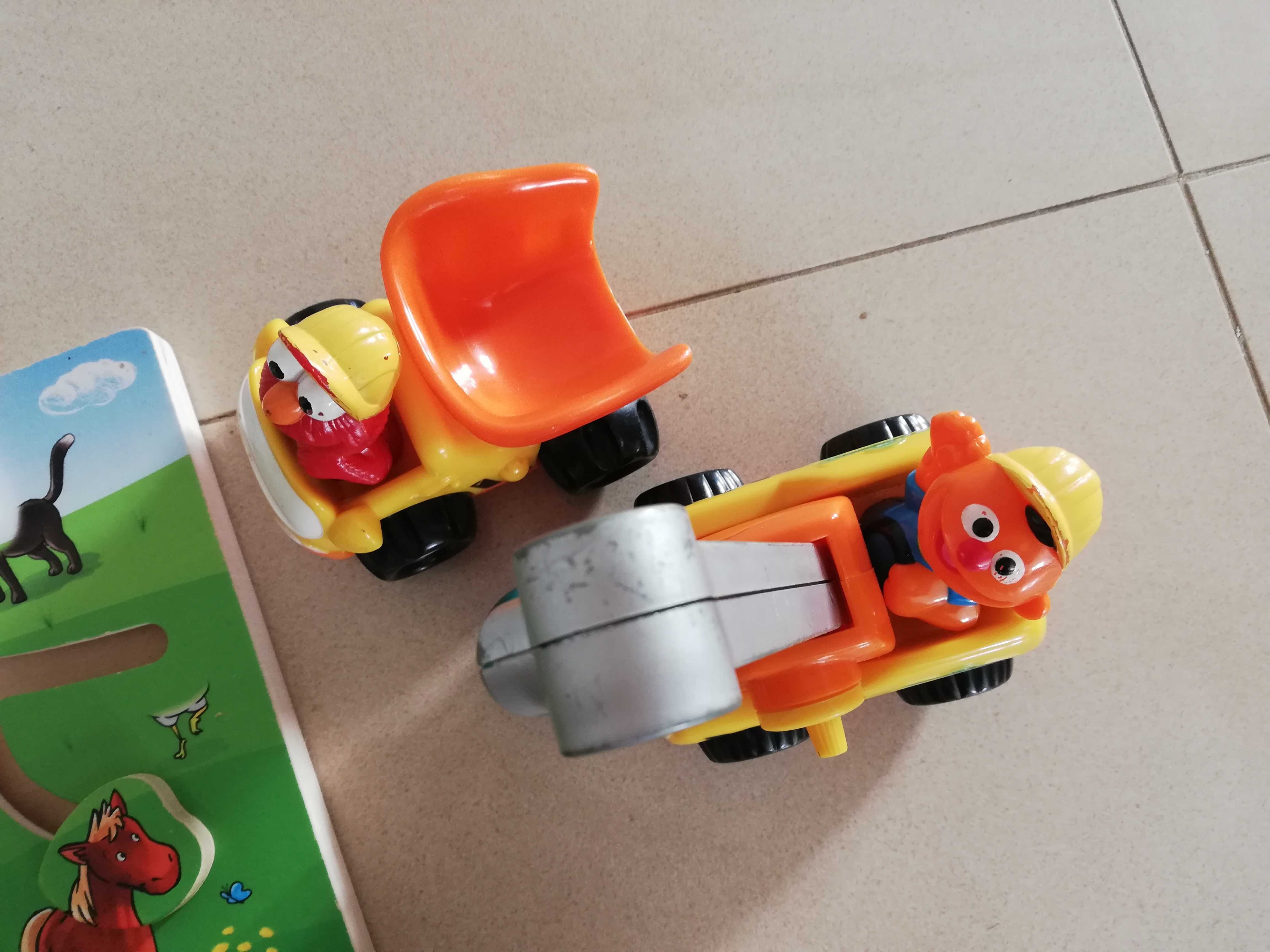 Zestaw zabawek dla dzieci drewniane i samochody z ulicy sezamkowej