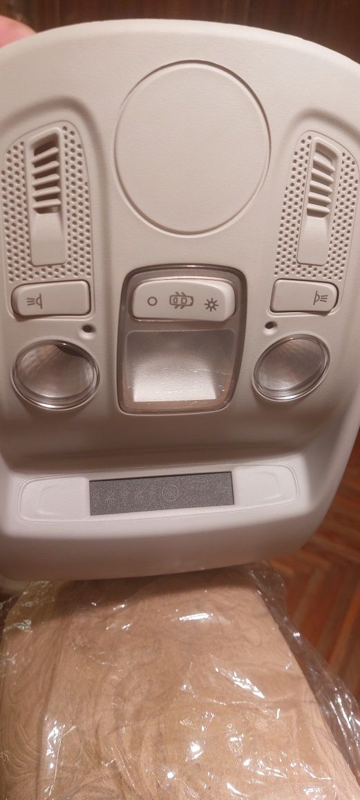 Штурманский плафон освещения Citroen C4/DS4
