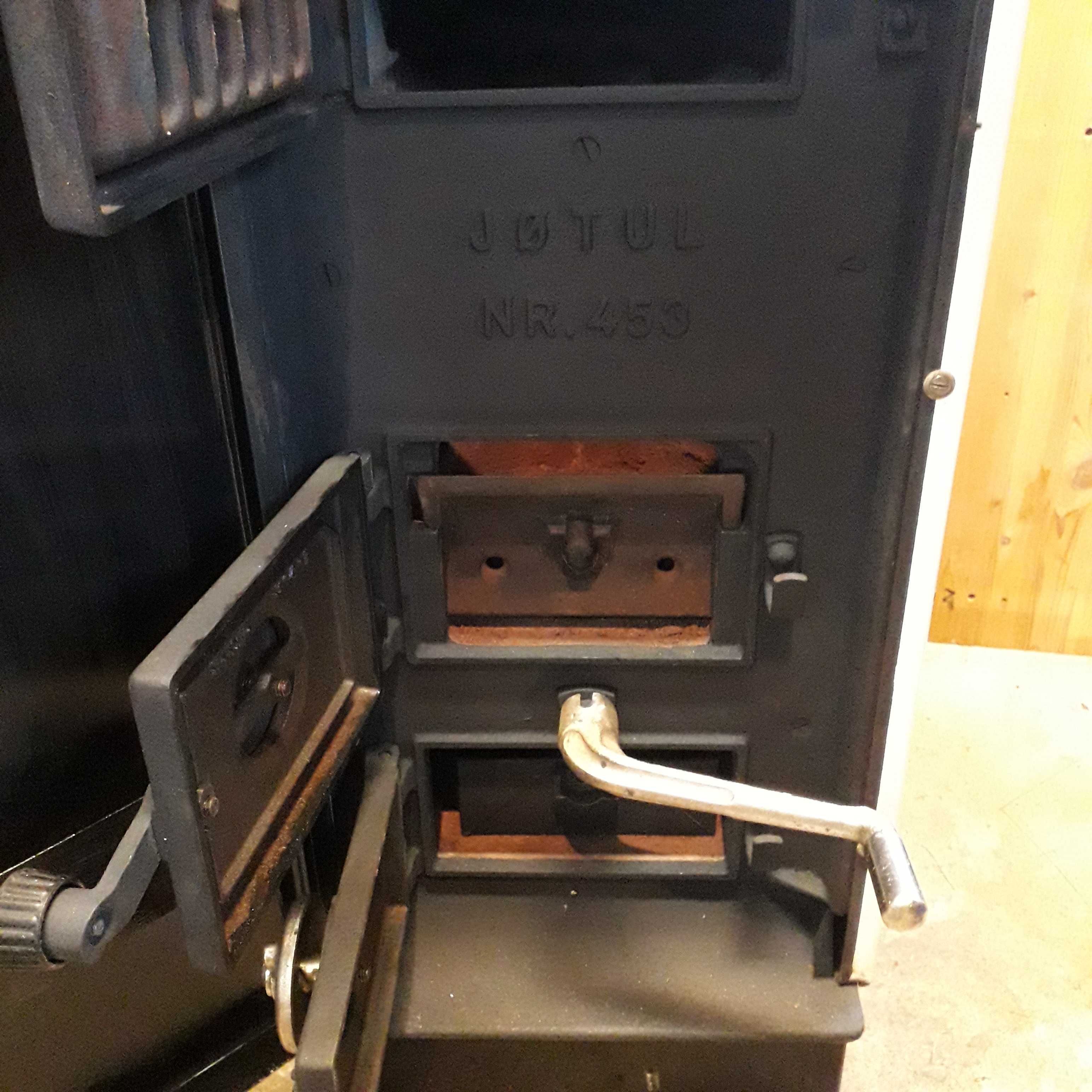 Piecyk JOTUL 453