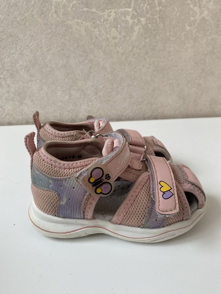 Дитяче взуття ,saucony, adidas , tom.m, clarks, move, sinsay 20-24