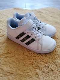 Dziecięce buty adidas