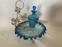 Aneleira com frasco de perfume em vidro opalino
