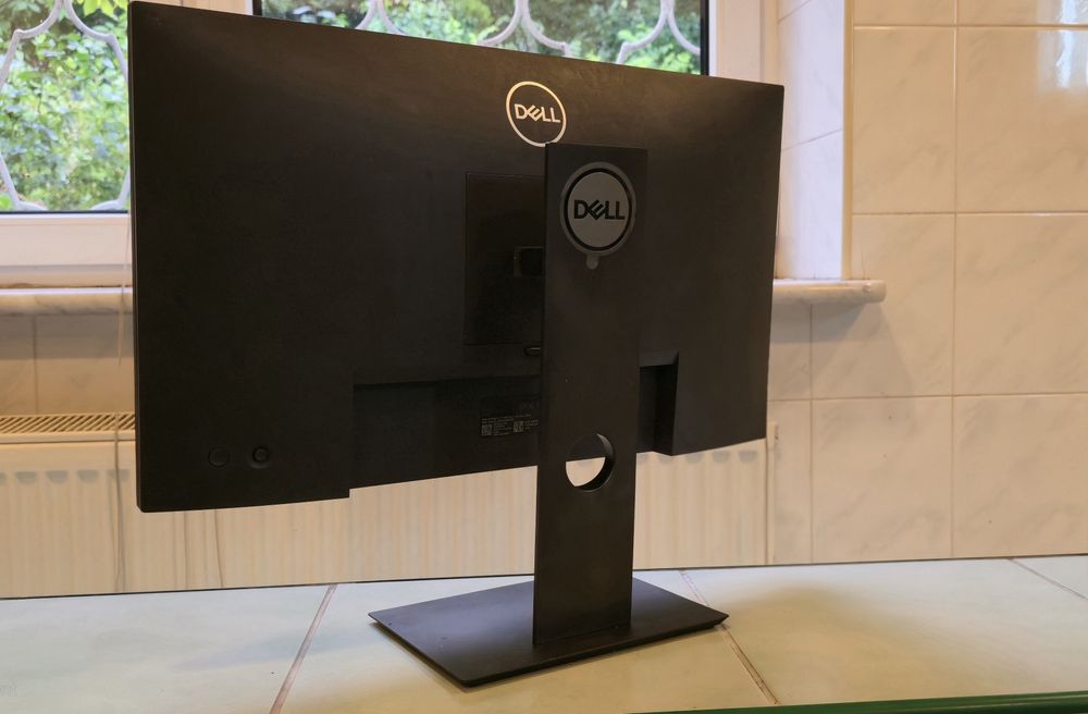 Монитор 24" DELL P2422HE IPS Full HD (DP HDMI USB-C RJ-45)